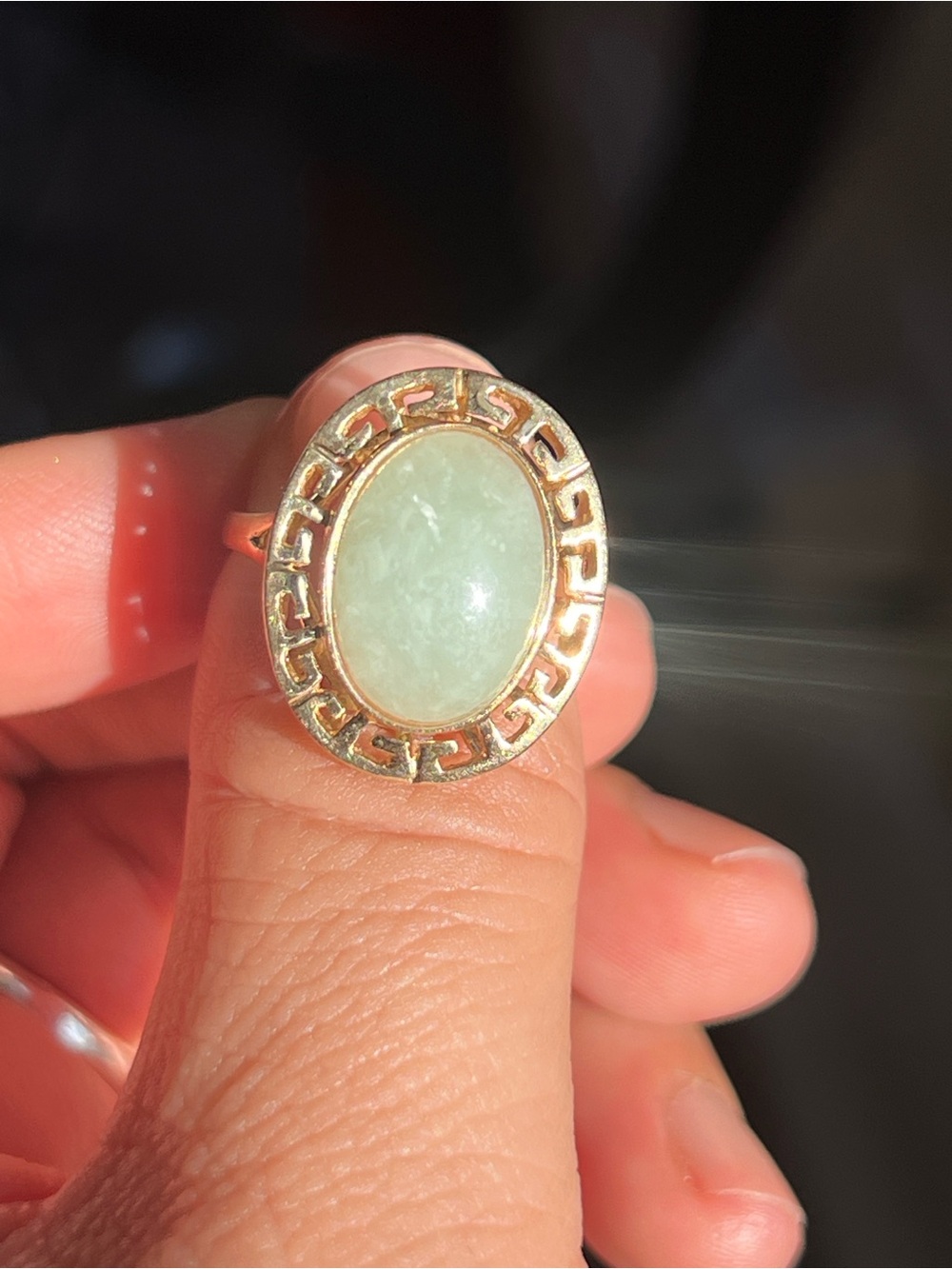 14k Gold Green Jade Oval Statement Ring - Picture 2 of 9